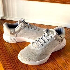 Nike Renew Serenity Run Premium womens Gymnastics Shoe Sz 8